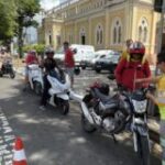 Renovias promove campanha educativa e instala, gratuitamente, antenas corta-pipa em motocicletas