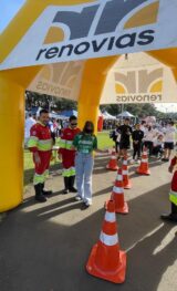 Maio Amarelo: Renovias leva óculos simulador de embriaguez para Semana da Enfermagem, em Campinas