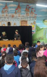 Patrocinado pela Renovias, espetáculo de teatro com objetos estreia nova temporada