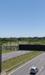 Câmeras inteligentes flagram mais de 18 mil infrações em rodovias da Renovias em um ano