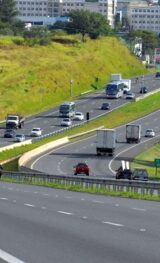 Renovias estima 684,2 mil veículos para o Ano Novo e reforça campanha contra uso do celular